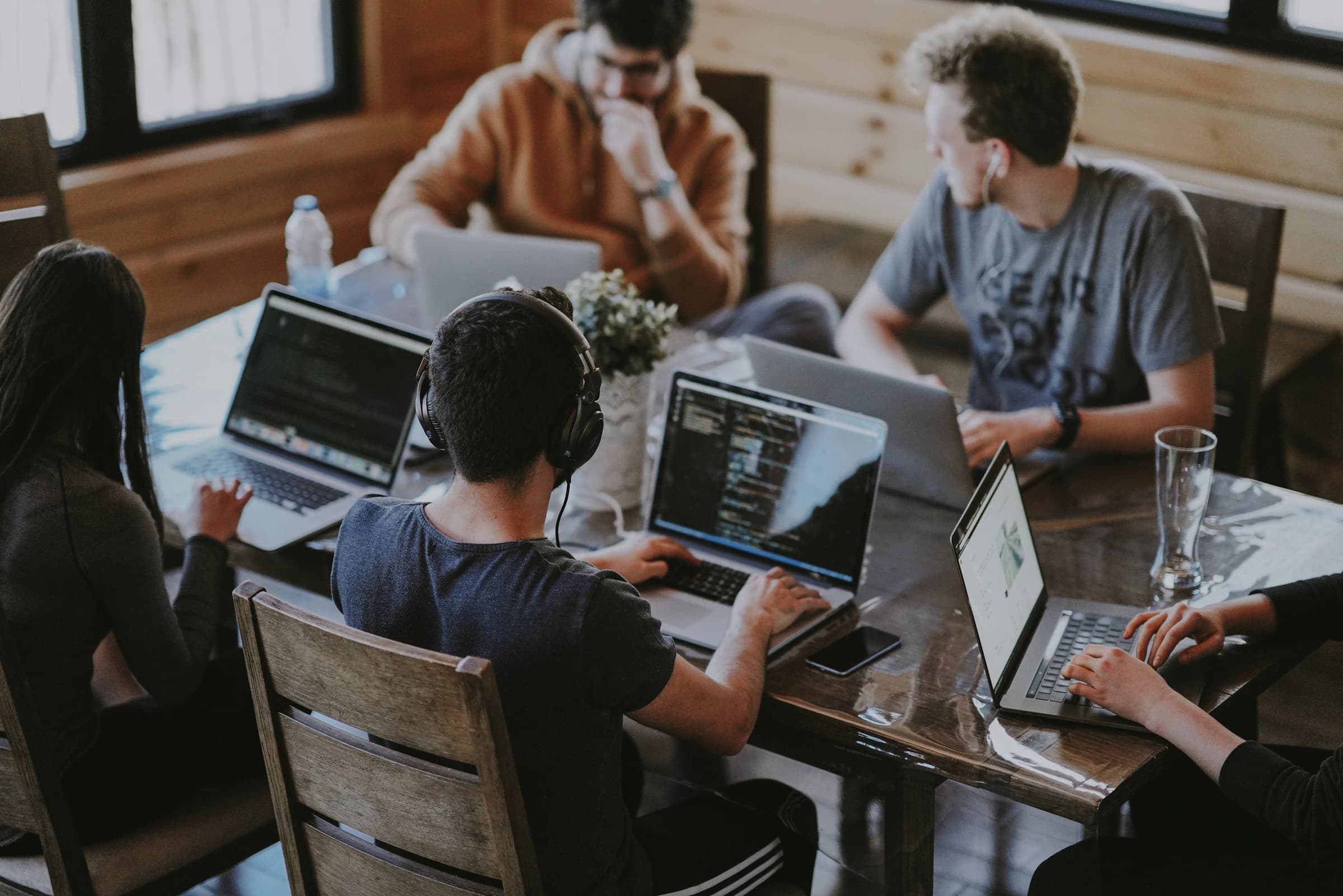 The FobizGrowth offices and team at work